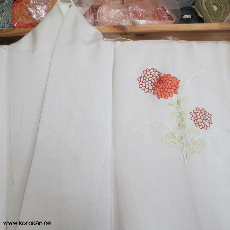 goldene Nebel Blumenstickerei Homongi Seidencrepesatin Kimono