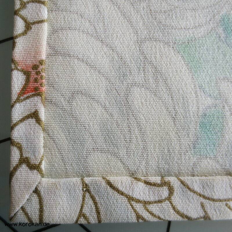 weiße Chrysanthemen Hitoe Kimono Seidencrepe