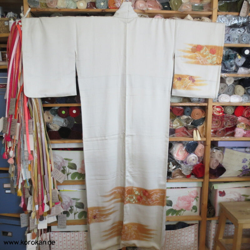 goldene Nebel Blumenstickerei Homongi Seidencrepesatin Kimono