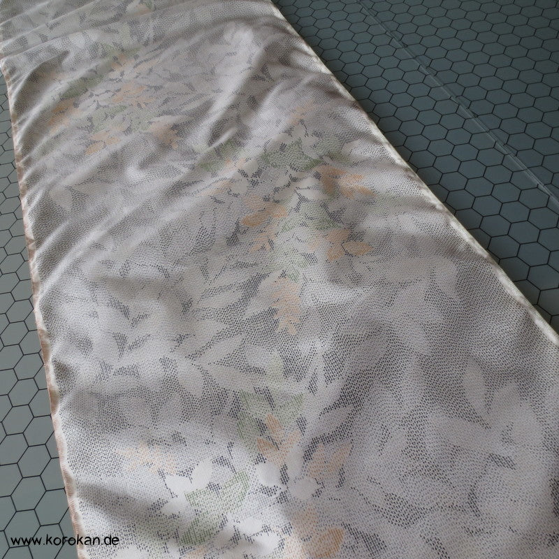 Blätter Kasuri Tsumugi Kimono Seide