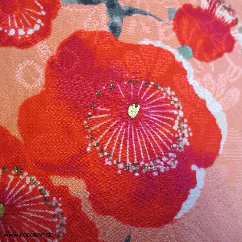 Ume Pflaumen Blüten auf Rinzu Seidendamast antiker Komon Kimono