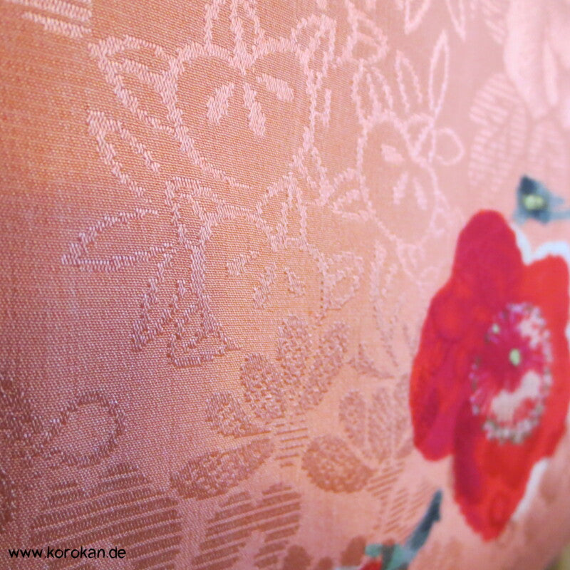 Ume Pflaumen Blüten auf Rinzu Seidendamast antiker Komon Kimono