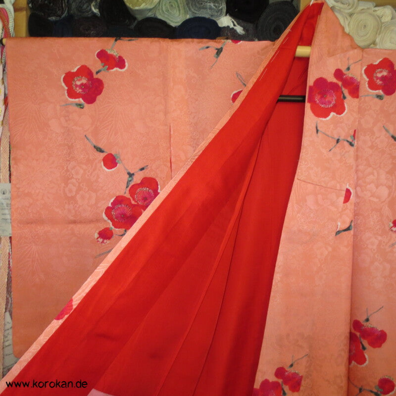 Ume Pflaumen Blüten auf Rinzu Seidendamast antiker Komon Kimono