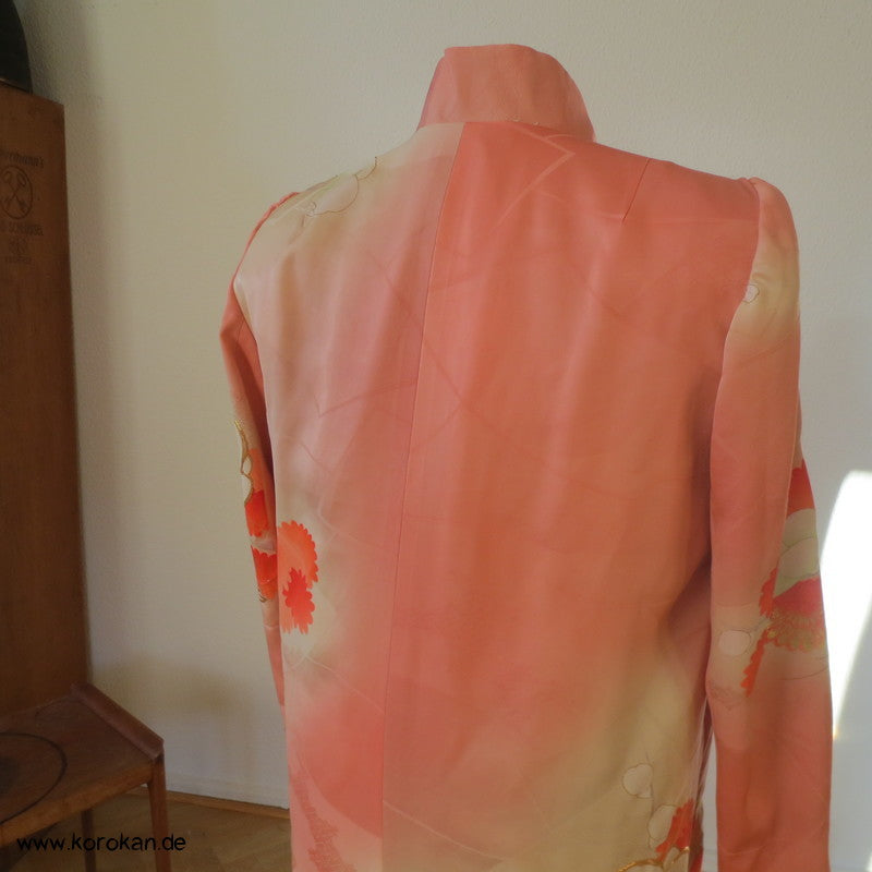 Abendmantel aus Furisode Kimono Seide mit Blüten und Goldstickerei, Gr. L