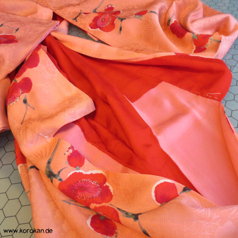 Ume Pflaumen Blüten auf Rinzu Seidendamast antiker Komon Kimono