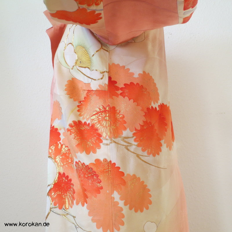 Abendmantel aus Furisode Kimono Seide mit Blüten und Goldstickerei, Gr. L