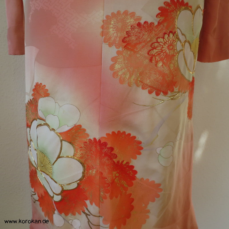 Abendmantel aus Furisode Kimono Seide mit Blüten und Goldstickerei, Gr. L