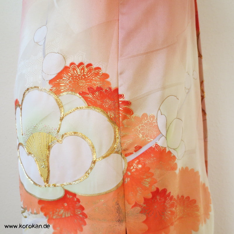 Abendmantel aus Furisode Kimono Seide mit Blüten und Goldstickerei, Gr. L