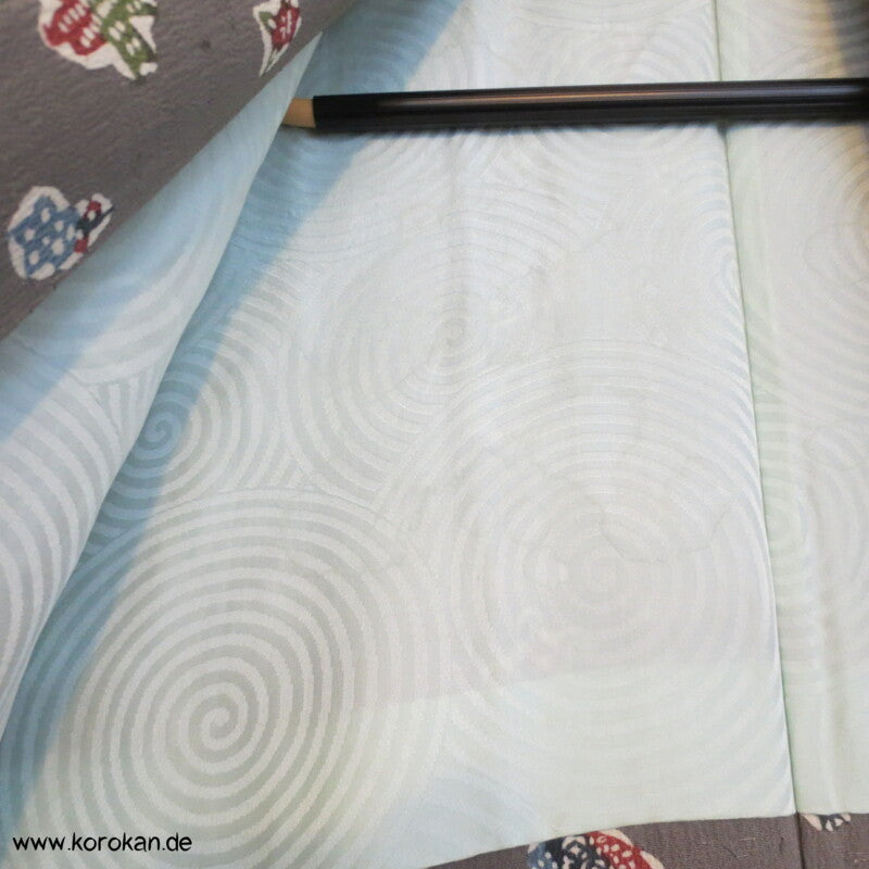 grau - bunt bedruckte Tsumugi Seide Haori Kimono Jacke, mit Himo