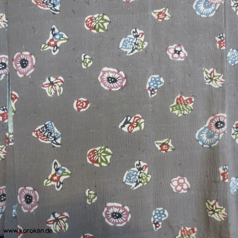 grau - bunt bedruckte Tsumugi Seide Haori Kimono Jacke, mit Himo