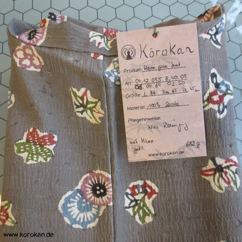grau - bunt bedruckte Tsumugi Seide Haori Kimono Jacke, mit Himo