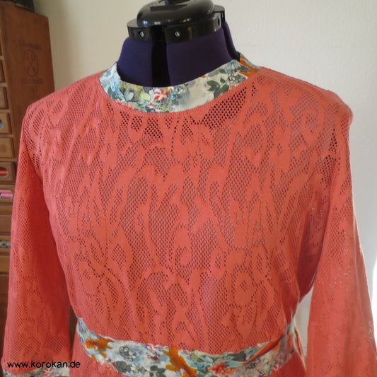 Baumwollspitzenjersey, farblich abgesetzte Koi-Blenden Kleid