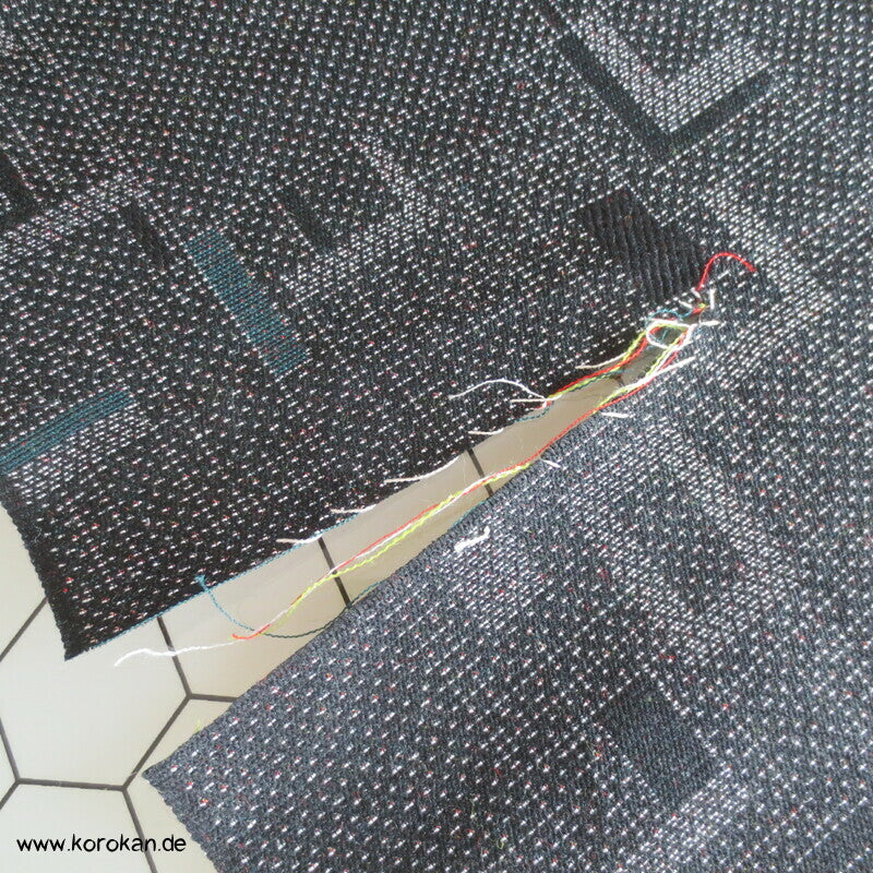 Mischgewebe Reststoff eines aufgetrennten Kimono geometrisch
