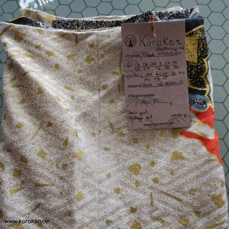 Schmetterlinge auf Milchstraße Furisode