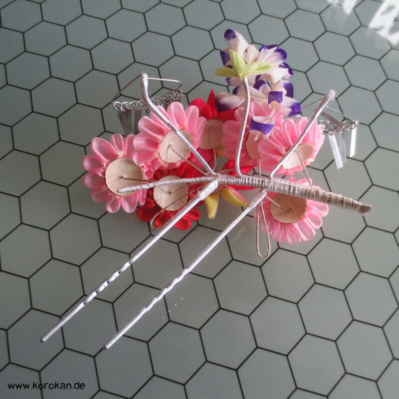 japanische Kanzashi Haarnadel Blüten mit Schmetterling und Hänge Birra Birra