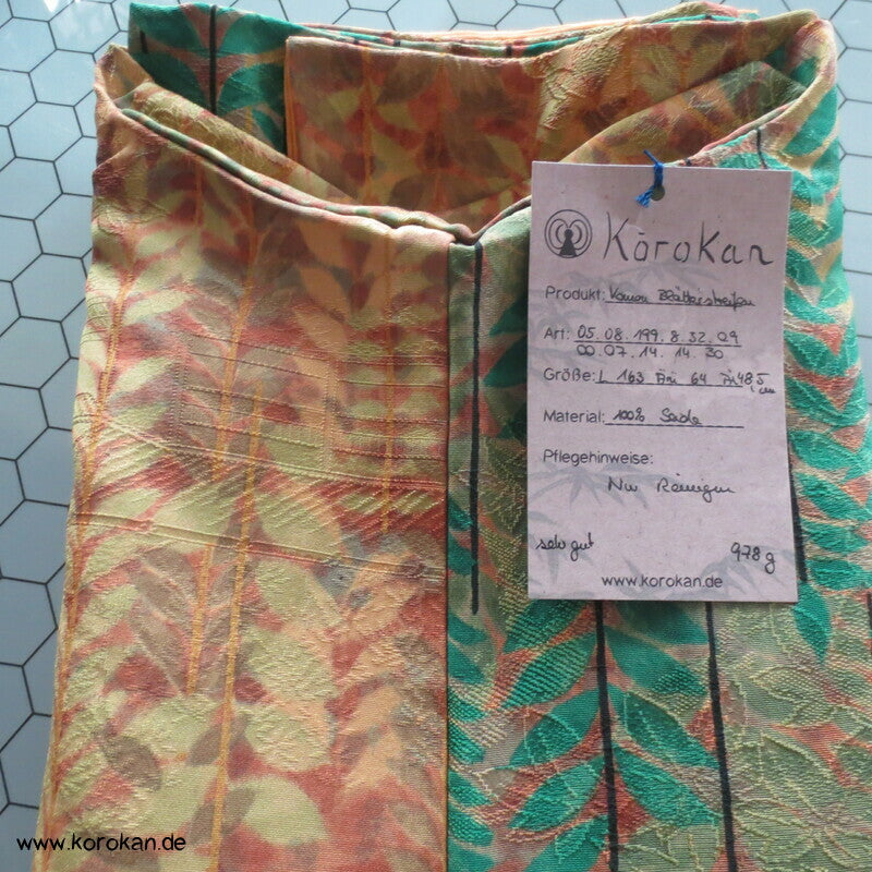 Blätterstreifen auf Rinzu Seiden Damast Komon Kimono