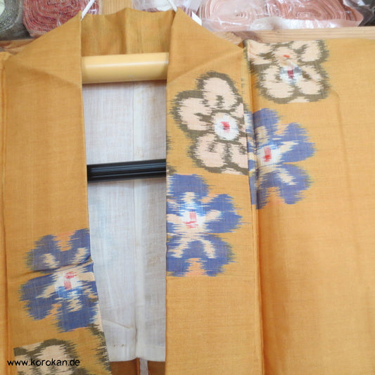 Sakurablüten auf goldgelb Hitoe Meisen Seiden Komon Kimono