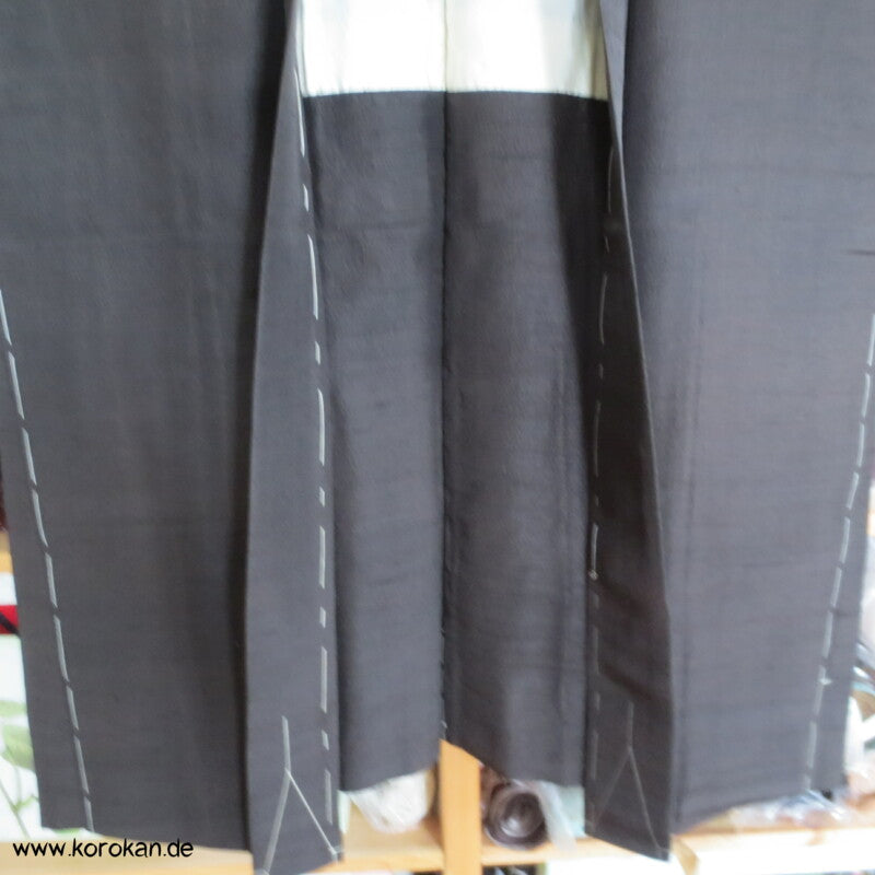 dunkelbrauner Tsumugi Seiden Haori
