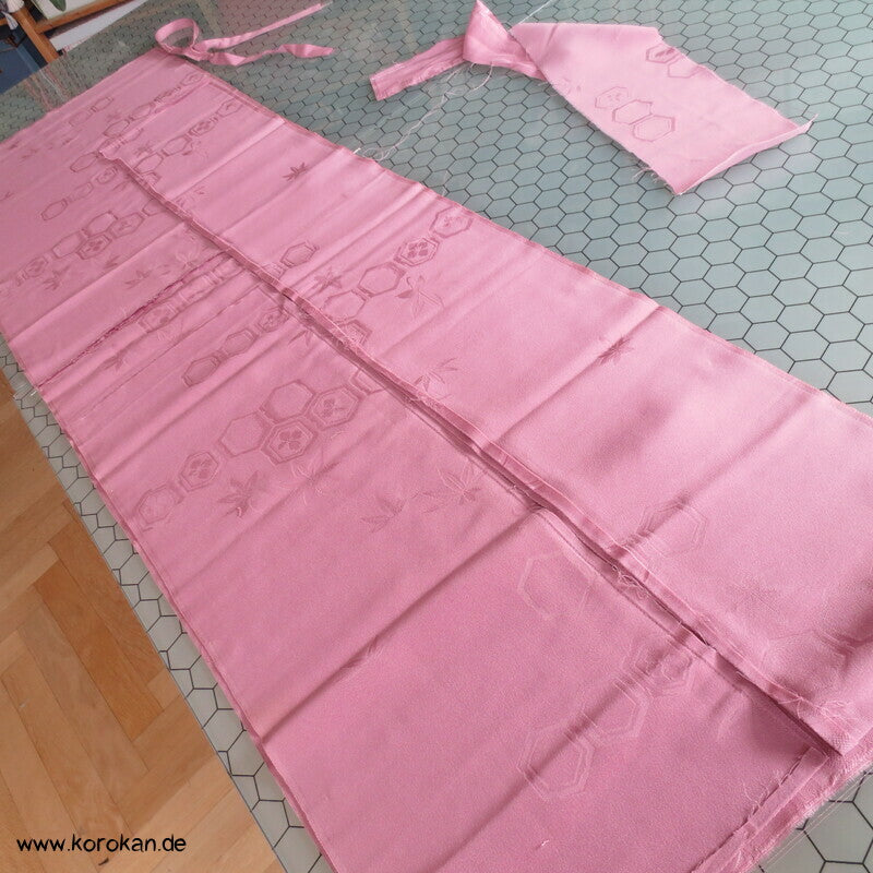 Kikko und Bambus rosa Rinzu Damast Seide Araihari Kimono Stoffreste