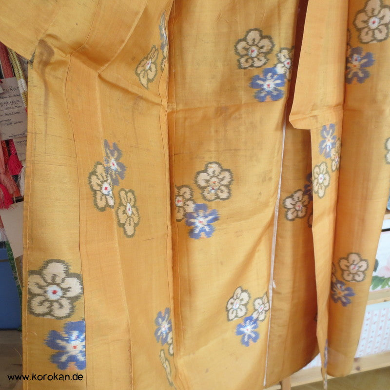 Sakurablüten auf goldgelb Hitoe Meisen Seiden Komon Kimono