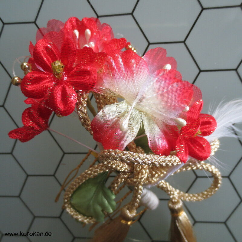 Kanzashi Haarkamm - Fascinator, Blüten Kordel