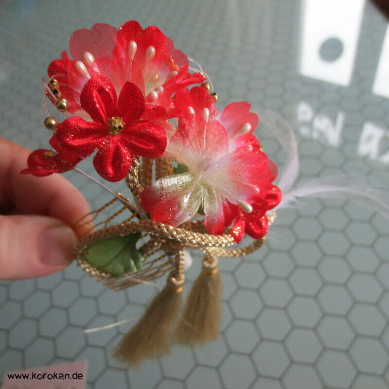 Kanzashi Haarkamm - Fascinator, Blüten Kordel