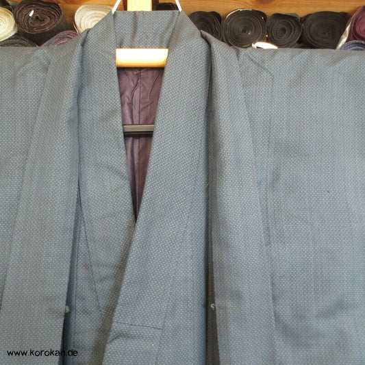 Männer Ensemble Japan Kimono + Haori, blauer feinkarierter Seiden Tsumugi