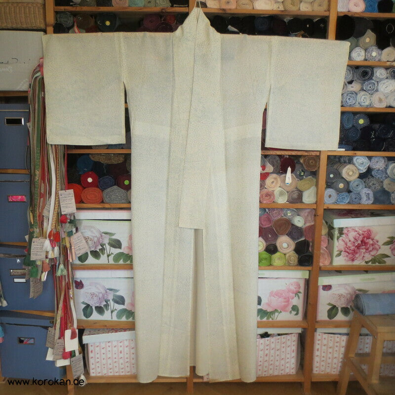zartblaue Chrysanthemen Hitoe Rho Seiden Kimono