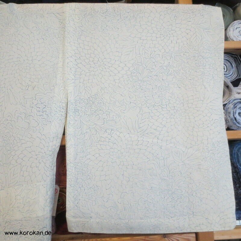 zartblaue Chrysanthemen Hitoe Rho Seiden Kimono