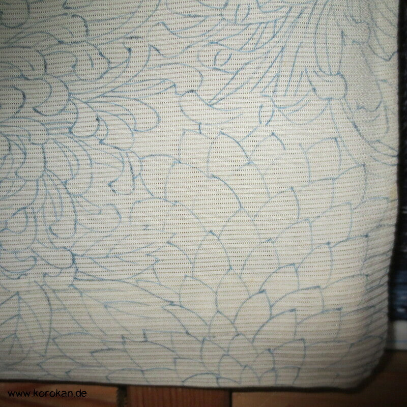 zartblaue Chrysanthemen Hitoe Rho Seiden Kimono