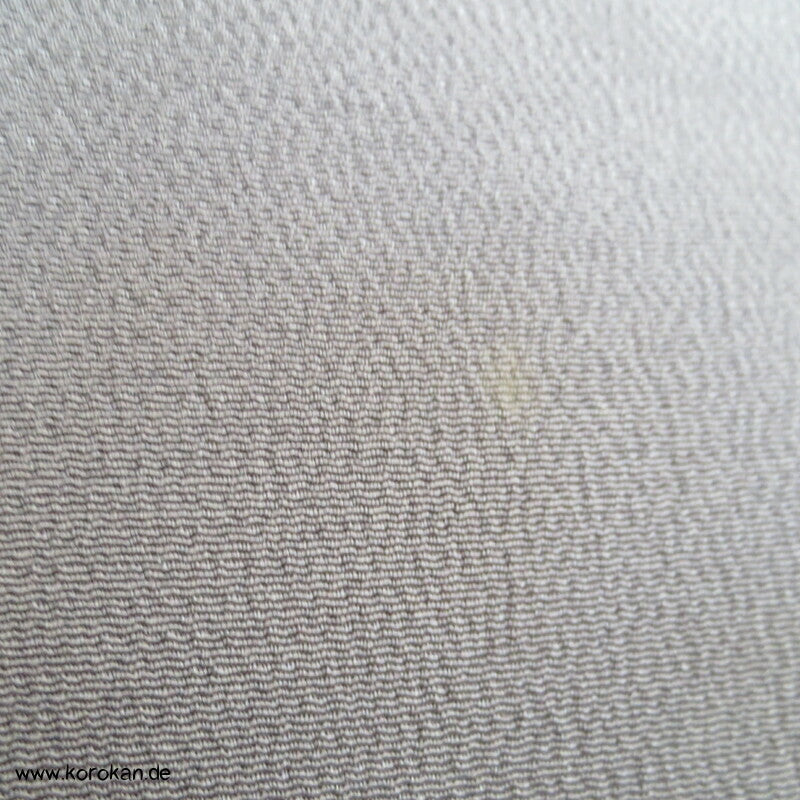 Shochikubai blauvioletter Musterrand Irotomesode, grauer Seiden Kimono