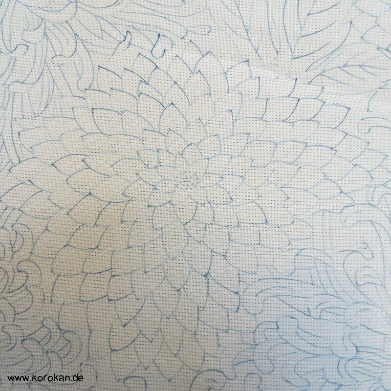 zartblaue Chrysanthemen Hitoe Rho Seiden Kimono
