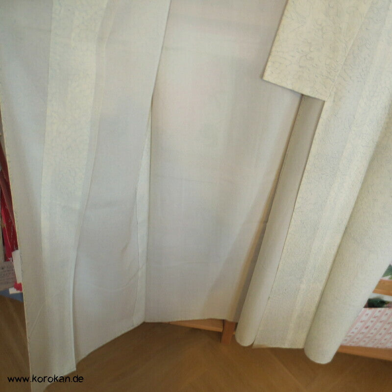 zartblaue Chrysanthemen Hitoe Rho Seiden Kimono