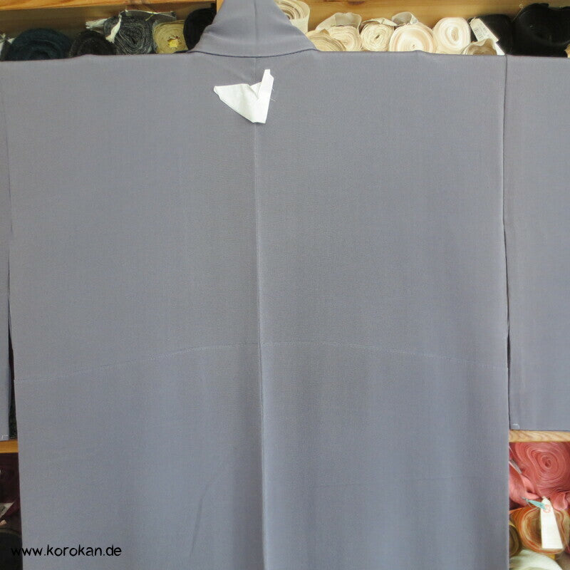 Shochikubai blauvioletter Musterrand Irotomesode, grauer Seiden Kimono