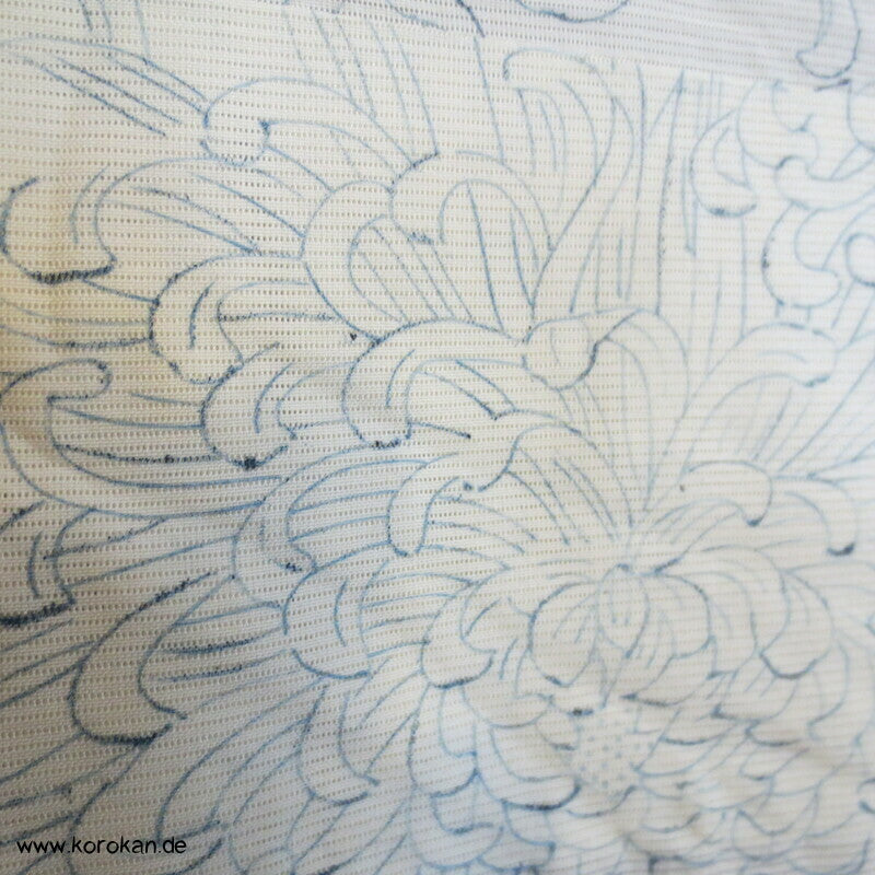 zartblaue Chrysanthemen Hitoe Rho Seiden Kimono