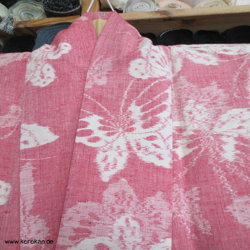 Japan Schmetterlinge auf altrosa Kasuri Tsumugi Seiden Kimono