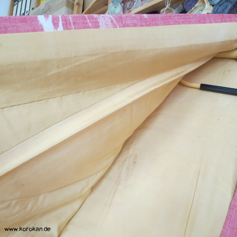 Japan Schmetterlinge auf altrosa Kasuri Tsumugi Seiden Kimono