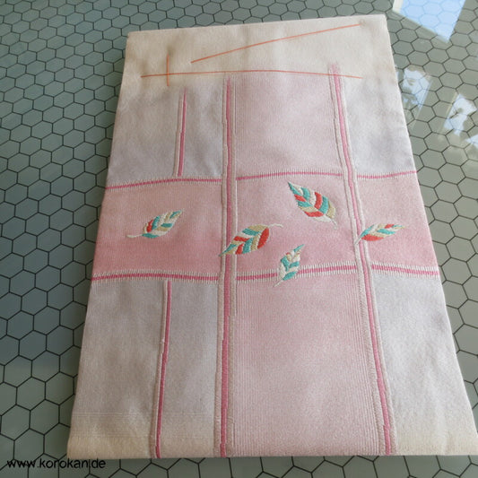 pastellbunte Blätter originalgehefteter Nagoya Obi