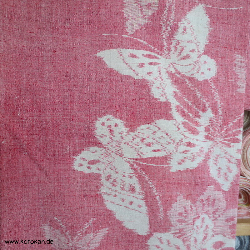 Japan Schmetterlinge auf altrosa Kasuri Tsumugi Seiden Kimono