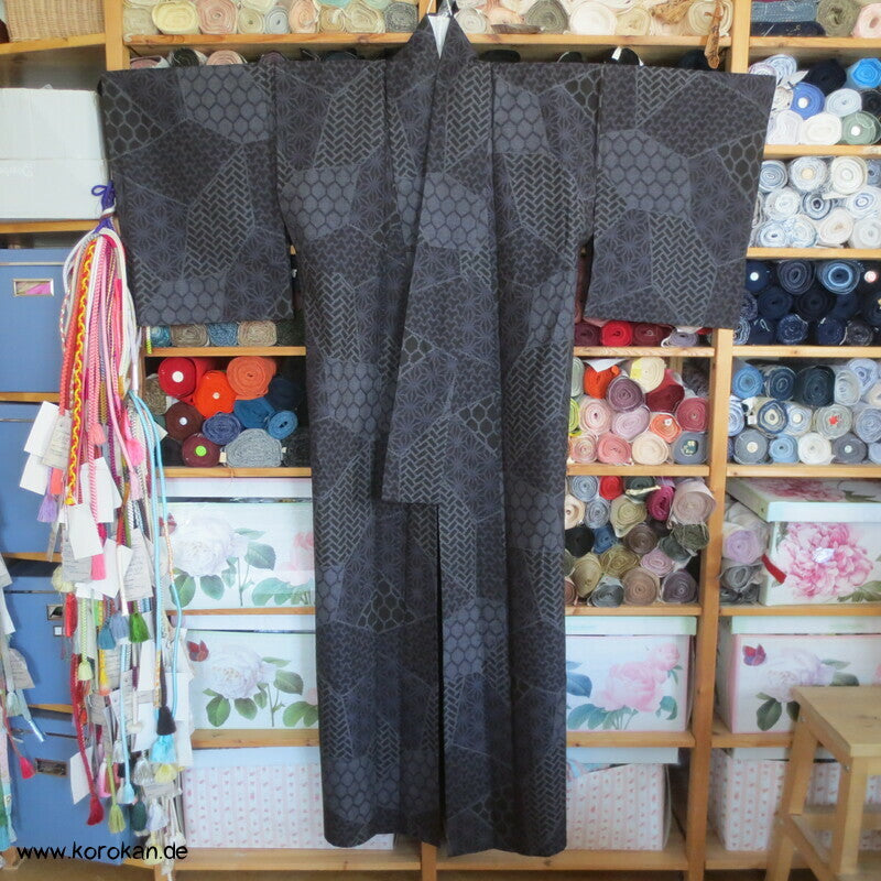 Kiribame Muster Hitoe Tsumugi Kimono
