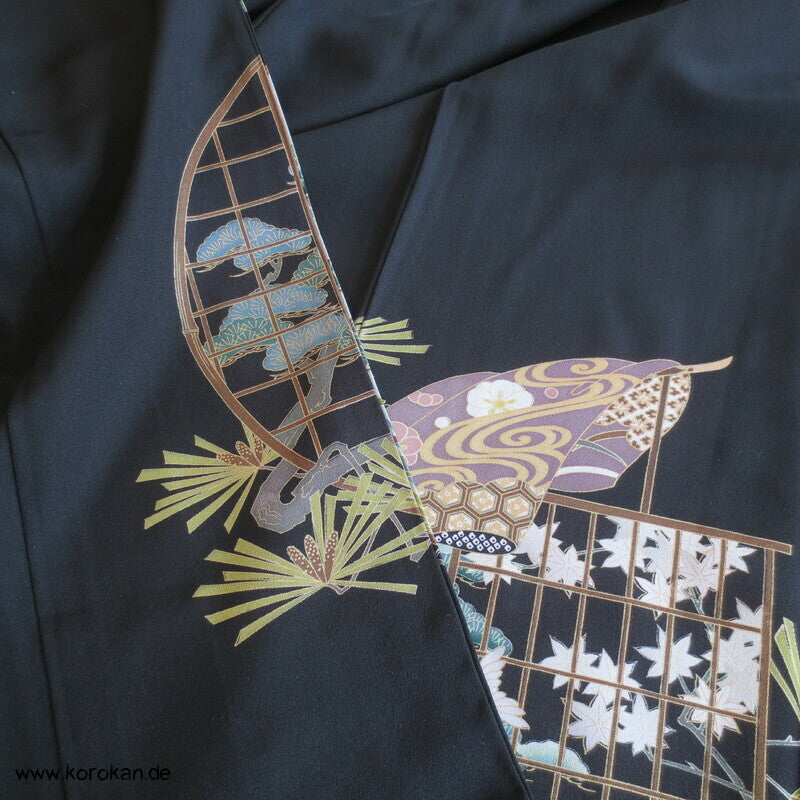 Im Wind hängender Kimono Tomesode