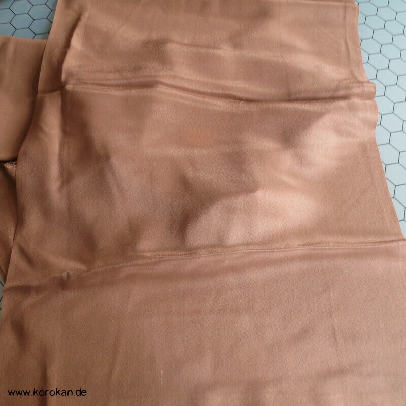blassbraunes Hakkake Crepe de Chine Seide, Araihari