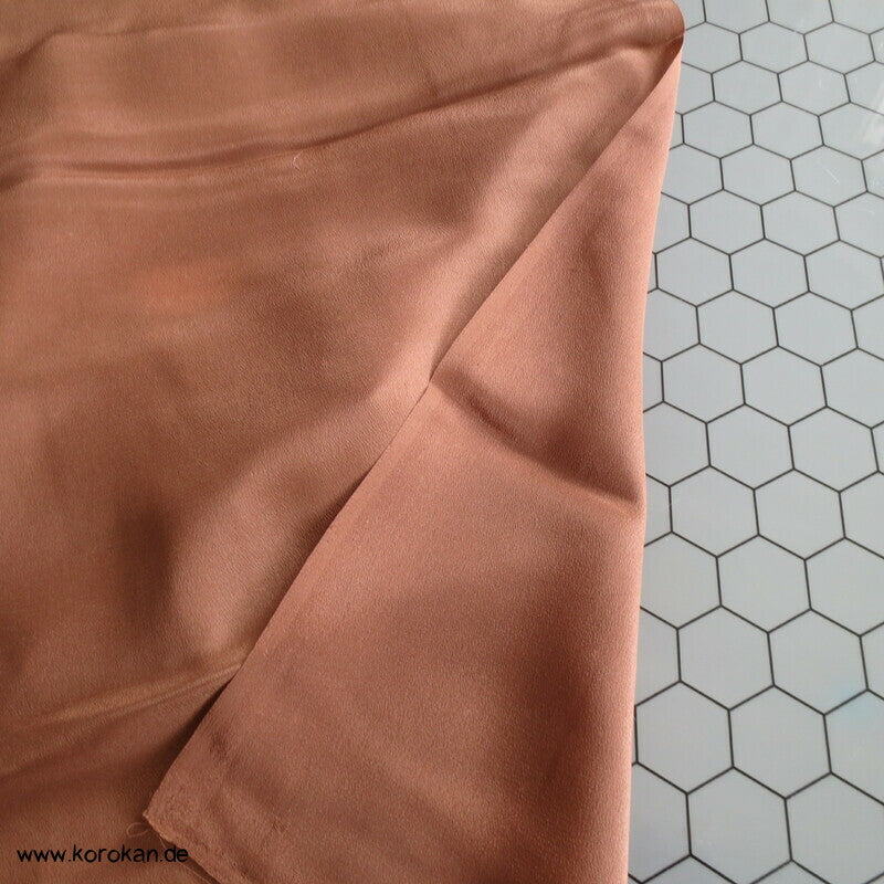blassbraunes Hakkake Crepe de Chine Seide, Araihari