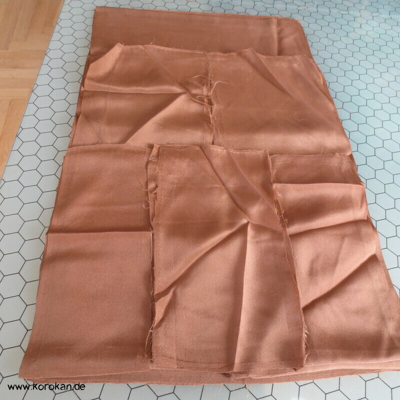 blassbraunes Hakkake Crepe de Chine Seide, Araihari