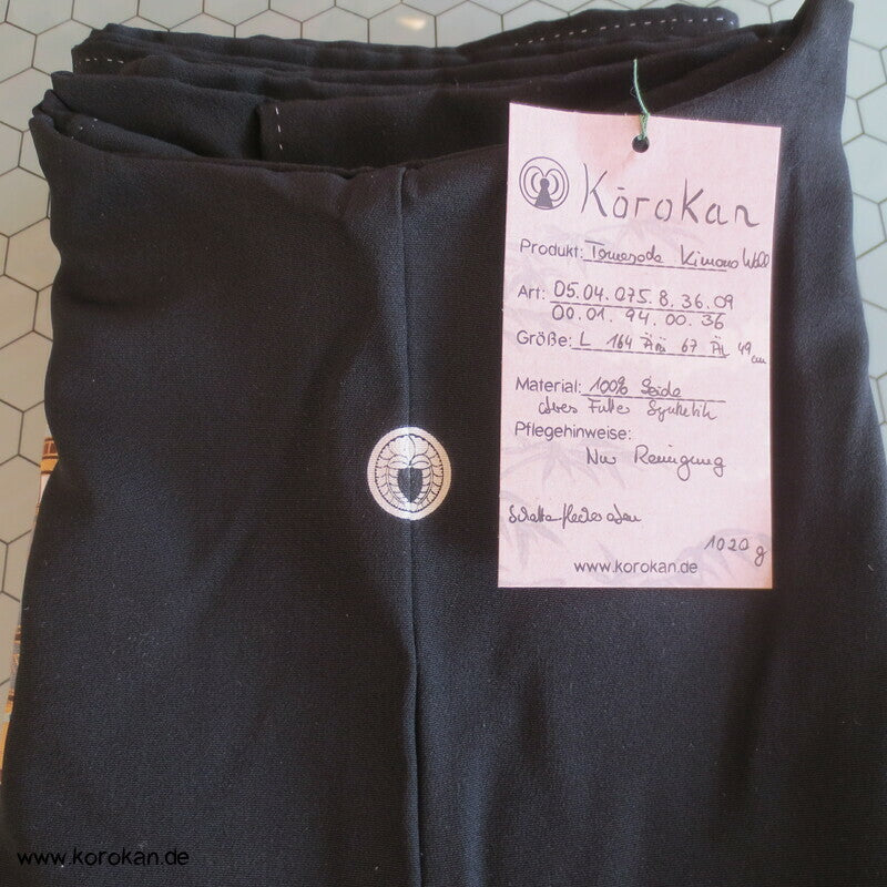 Im Wind hängender Kimono Tomesode