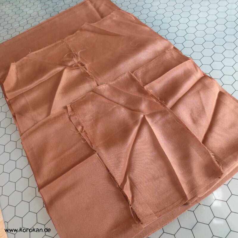 blassbraunes Hakkake Crepe de Chine Seide, Araihari