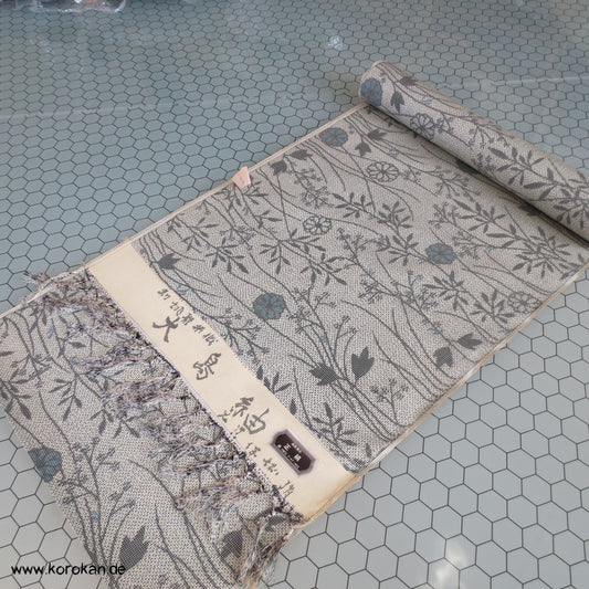 Wiesenmuster von beiden Webkanten Kasuri Tsumugi Kimono Seide