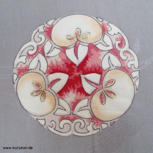 antiker Homongi grau mit Temaribällen