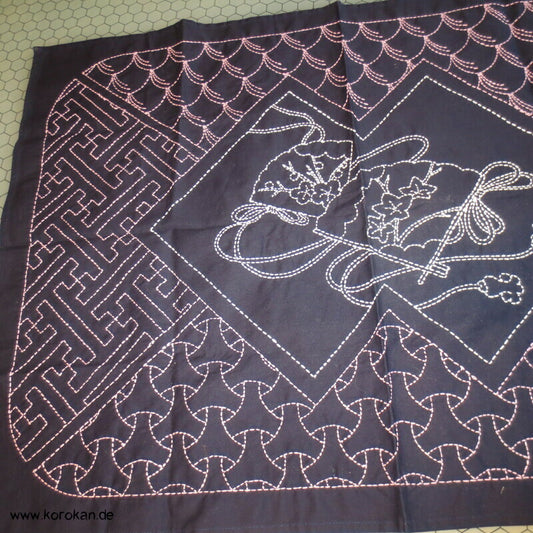 Sachiko Mitteldecke , Tischdecke mit japanischen Mustern, Handarbeit
