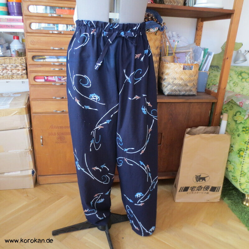 Hose aus Yukata Kimono Baumwolle,Fischschwarm indigo, Durchzugband